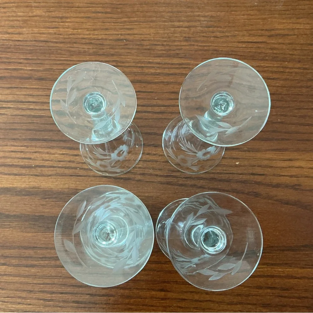 Set of 4 vintage trumpet-shaped sherry glasses